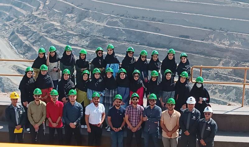 دانشجویان دانشگاه جیرفت از معدن گل‌گهر سیرجان بازدید کردند